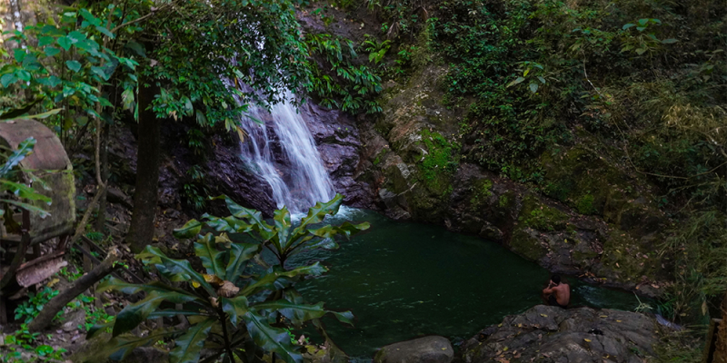 Cascada-Escondida-horizontal-2-baja